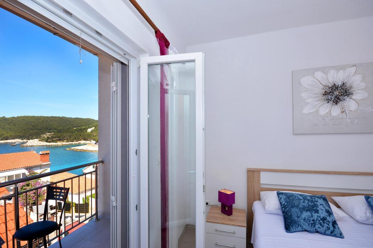 Apartment 'Mimo' In Milna - Hvar Esterno foto